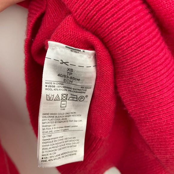 Banana Republic Red Wool/Cashmere blend sweater - Picture 4 of 5